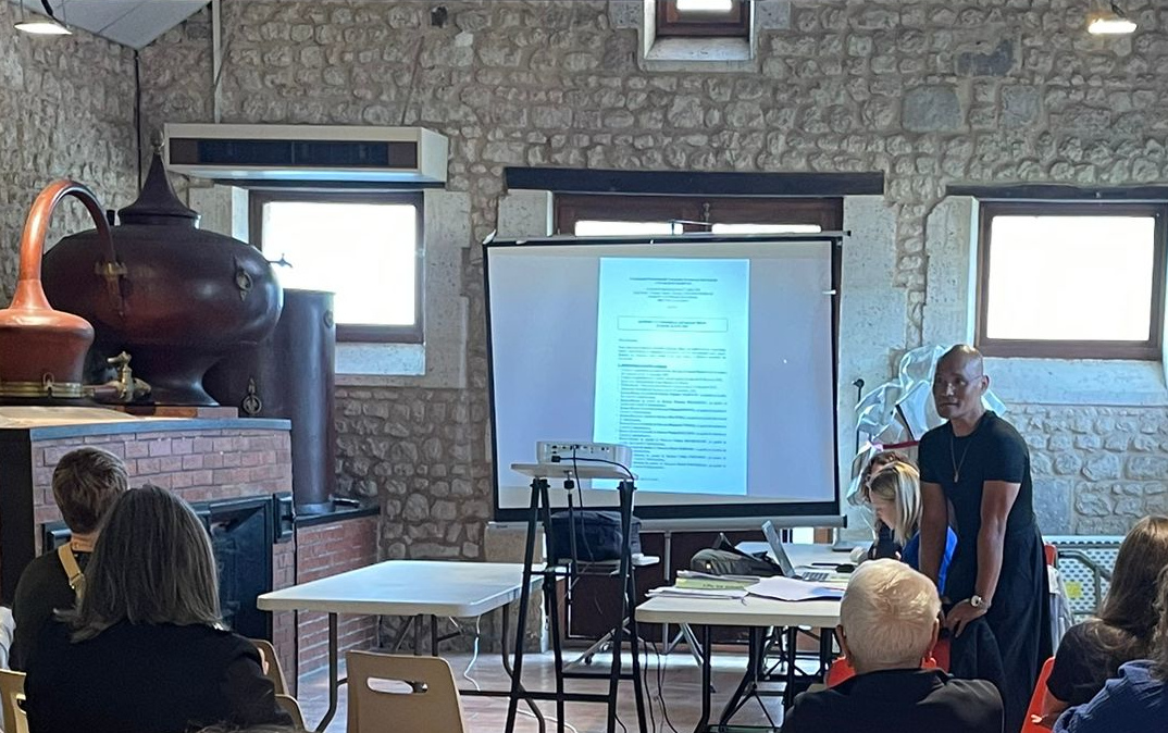Gaston Dourassemy, président de l'association CPTS Sud Charente, s'adresse aux membres lors de l'assemblée générale 2025.